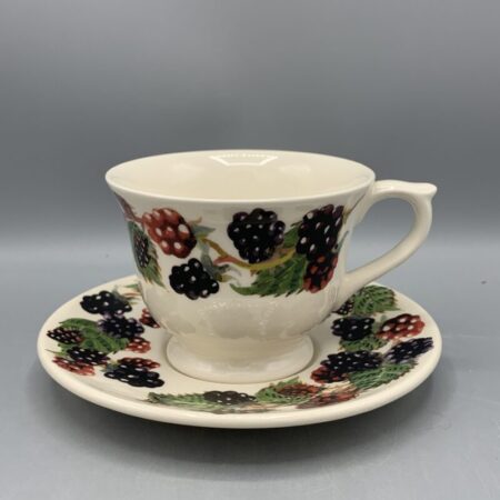 Small Teacup & Saucer Blackberry