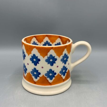 Small Mug Orange Blue Border B Keus