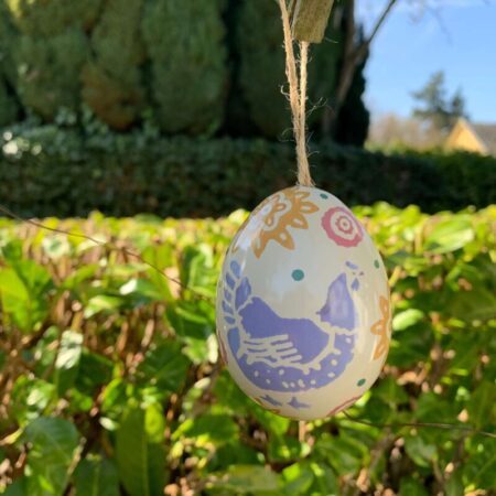Small Tin Egg Decoration Hen & Border