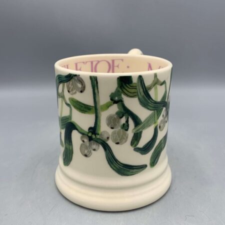 1/2 Pint Mug Mistletoe